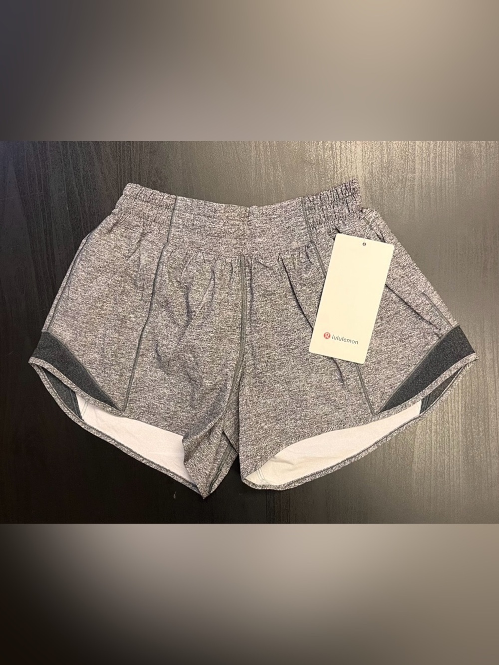 NWT Lululemon Hotty Hot LR 4" Short - Sz 4